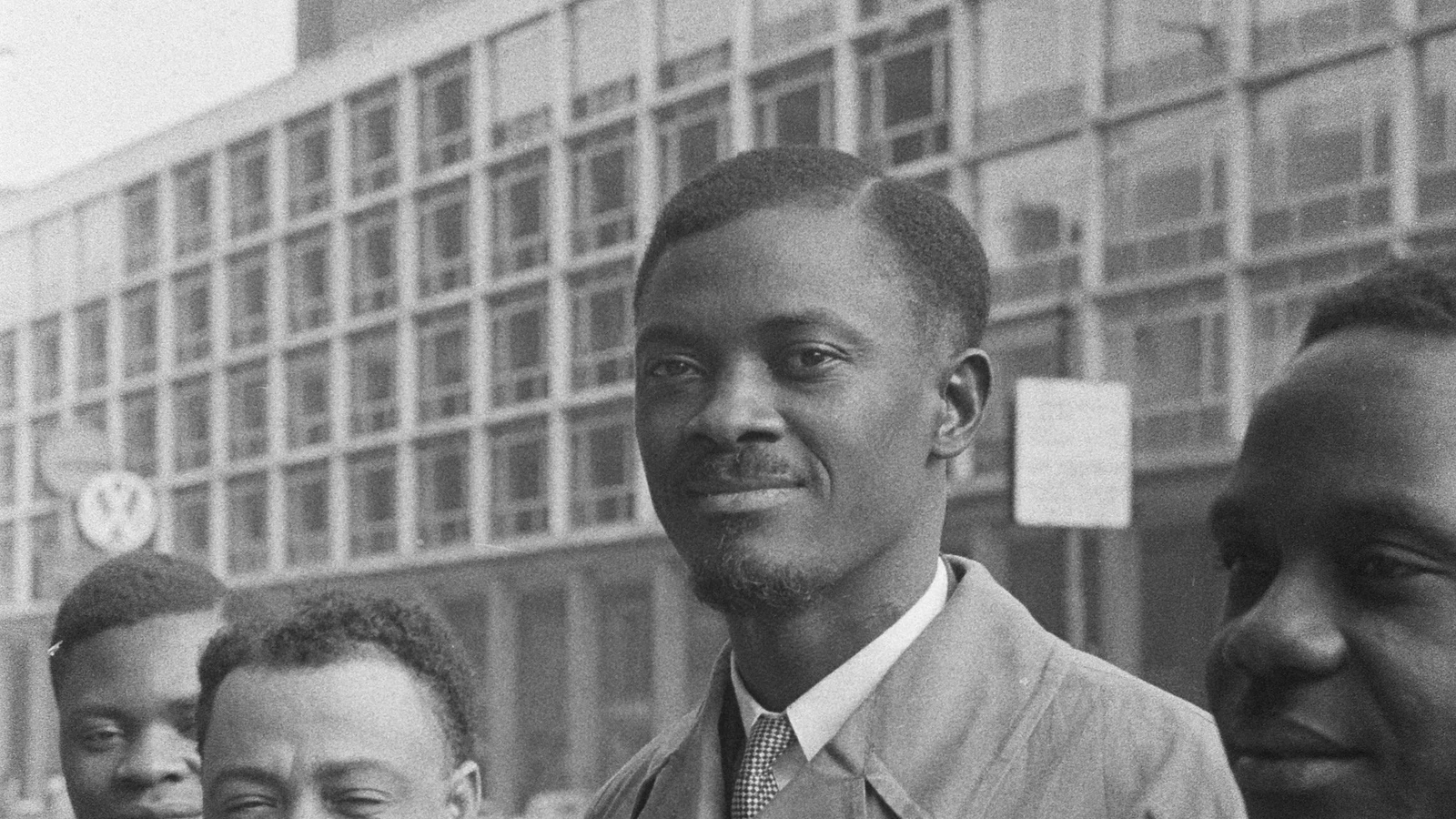 Patrice Lumumba en Bruselas durante la Conferencia de la Mesa Redonda Belgo-Congoleña, 26 de enero de 1960.